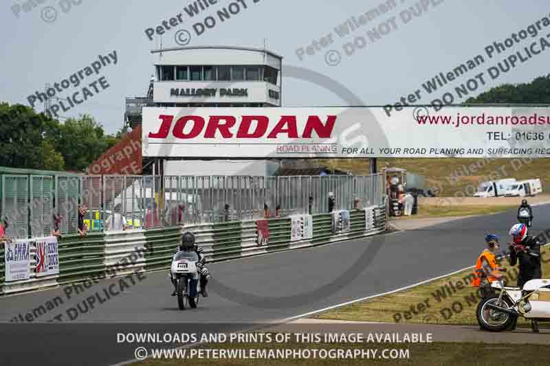 Vintage motorcycle club;eventdigitalimages;mallory park;mallory park trackday photographs;no limits trackdays;peter wileman photography;trackday digital images;trackday photos;vmcc festival 1000 bikes photographs